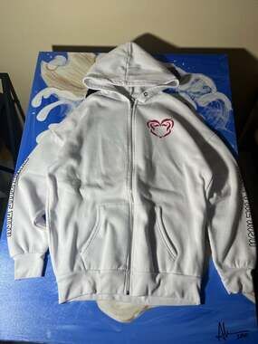 Orange Kiss Essentials Take the Risk 1993 Tribal Heart Print White Zip-Up Hoodie